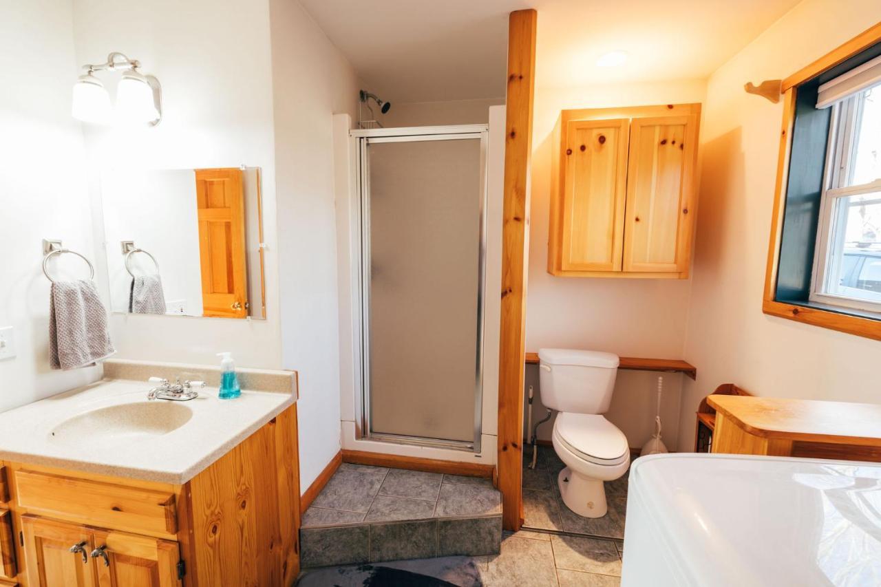 Ski Chalet W-Hot Tub, Only 3 Min To Sunday River Ski Lifts! Bethel Bagian luar foto