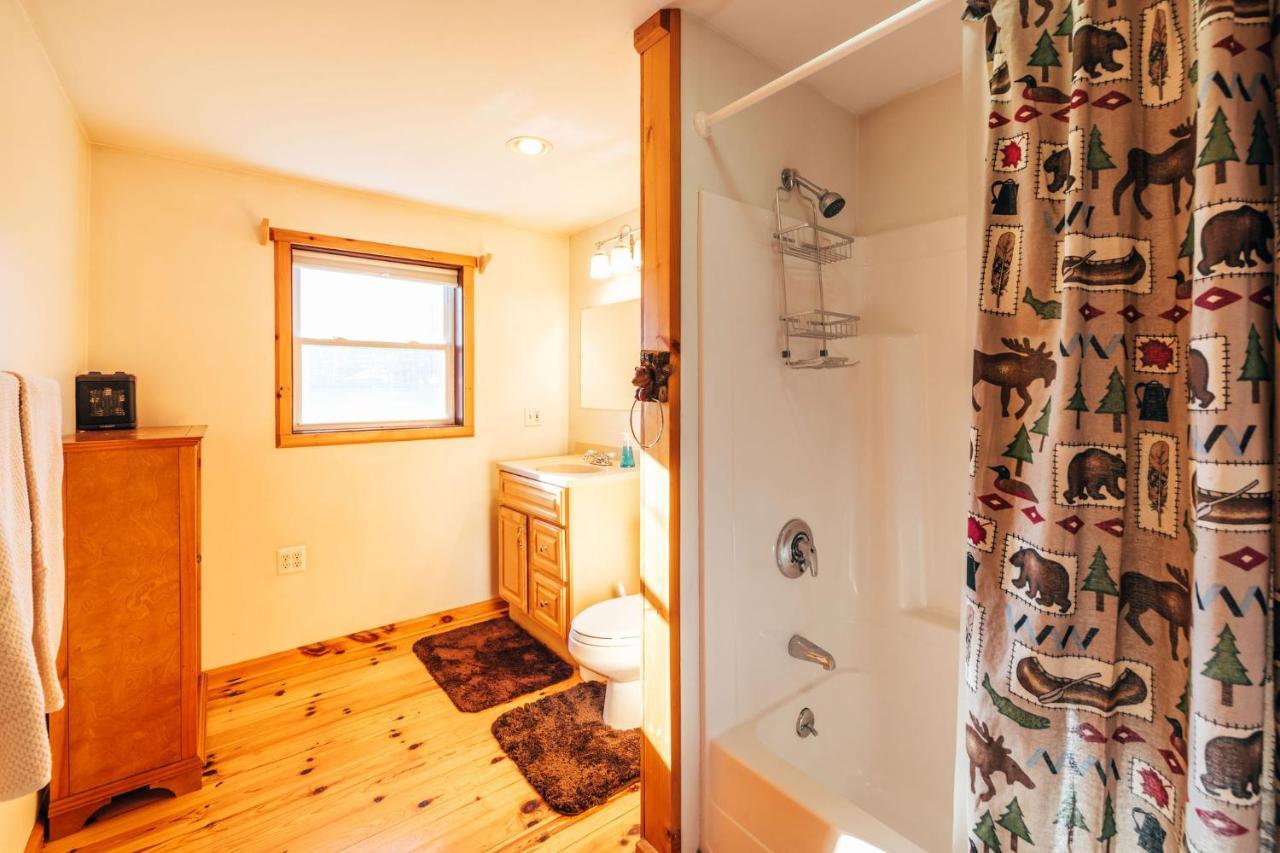 Ski Chalet W-Hot Tub, Only 3 Min To Sunday River Ski Lifts! Bethel Bagian luar foto