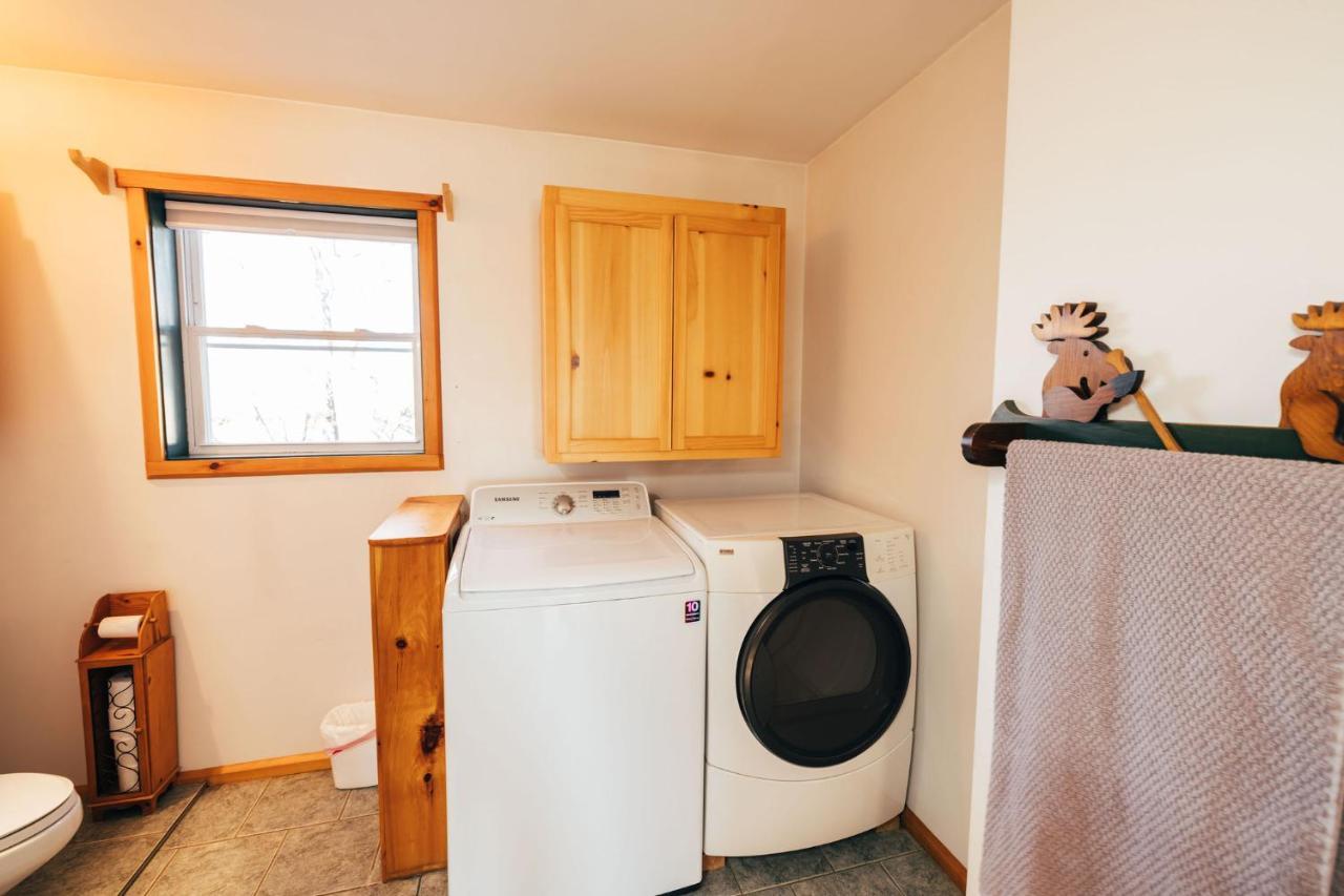 Ski Chalet W-Hot Tub, Only 3 Min To Sunday River Ski Lifts! Bethel Bagian luar foto